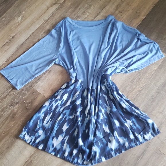 Diane Gilman Tops - Diane Gilman Mixed Media Fashion Printed Tunic Top NWT